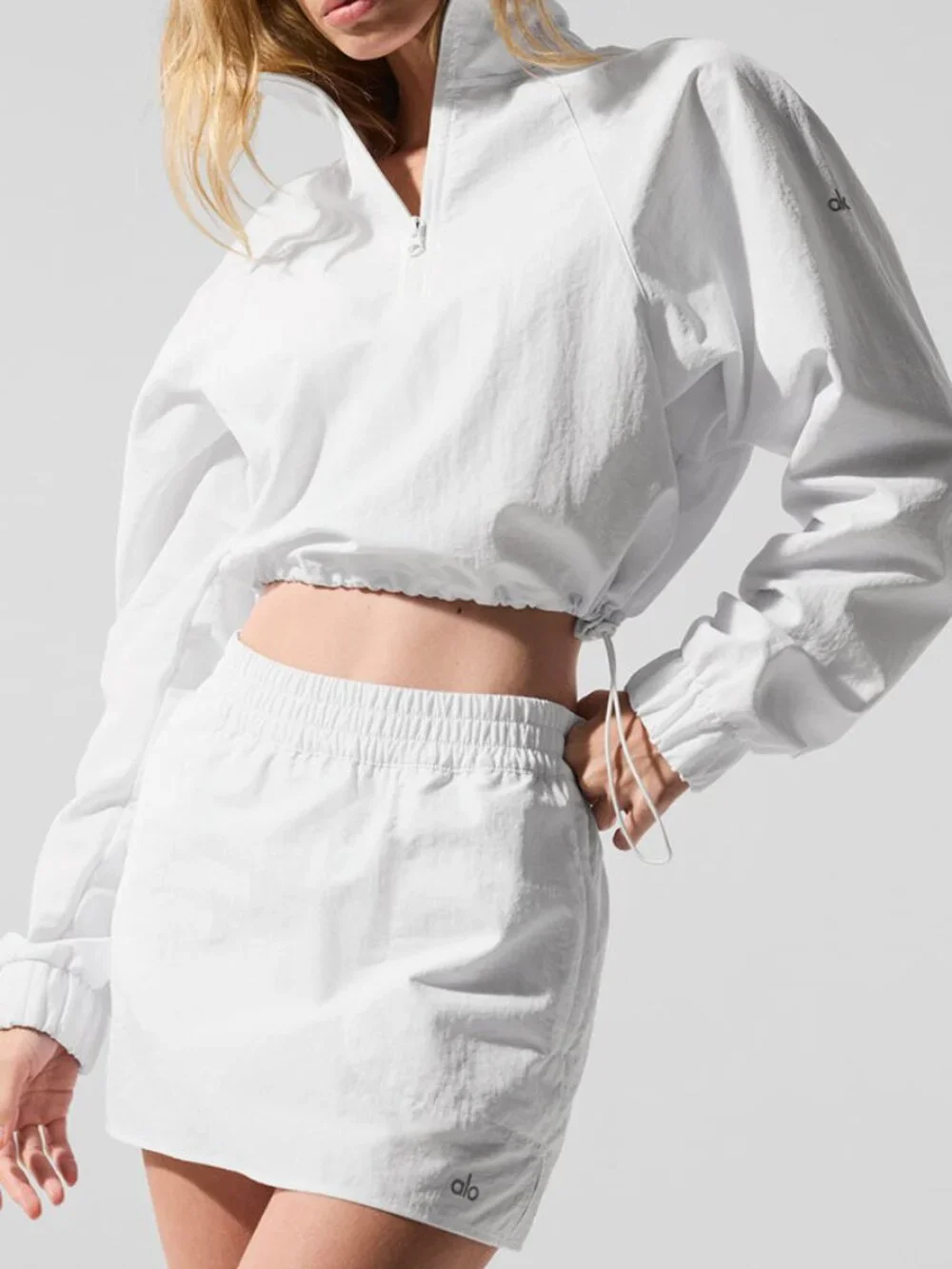 Alo Yoga Set Cropped 1/4 Zip Alumni Pullover And Alumni Short White Color